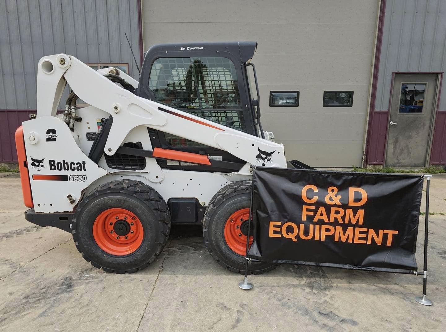 2011 Bobcat S650 Skid Steer thumbnail 2