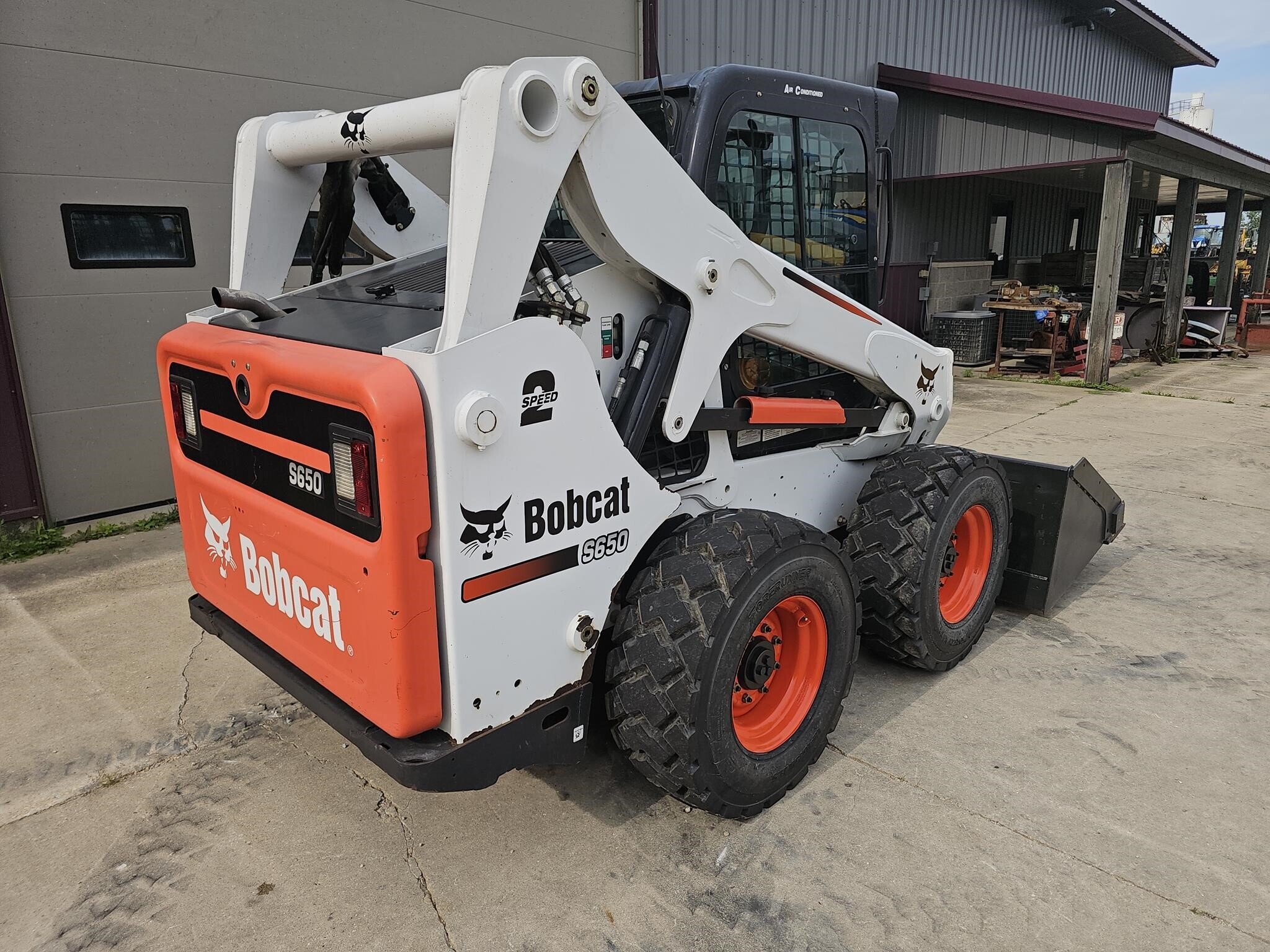 2011 Bobcat S650 Skid Steer thumbnail 3