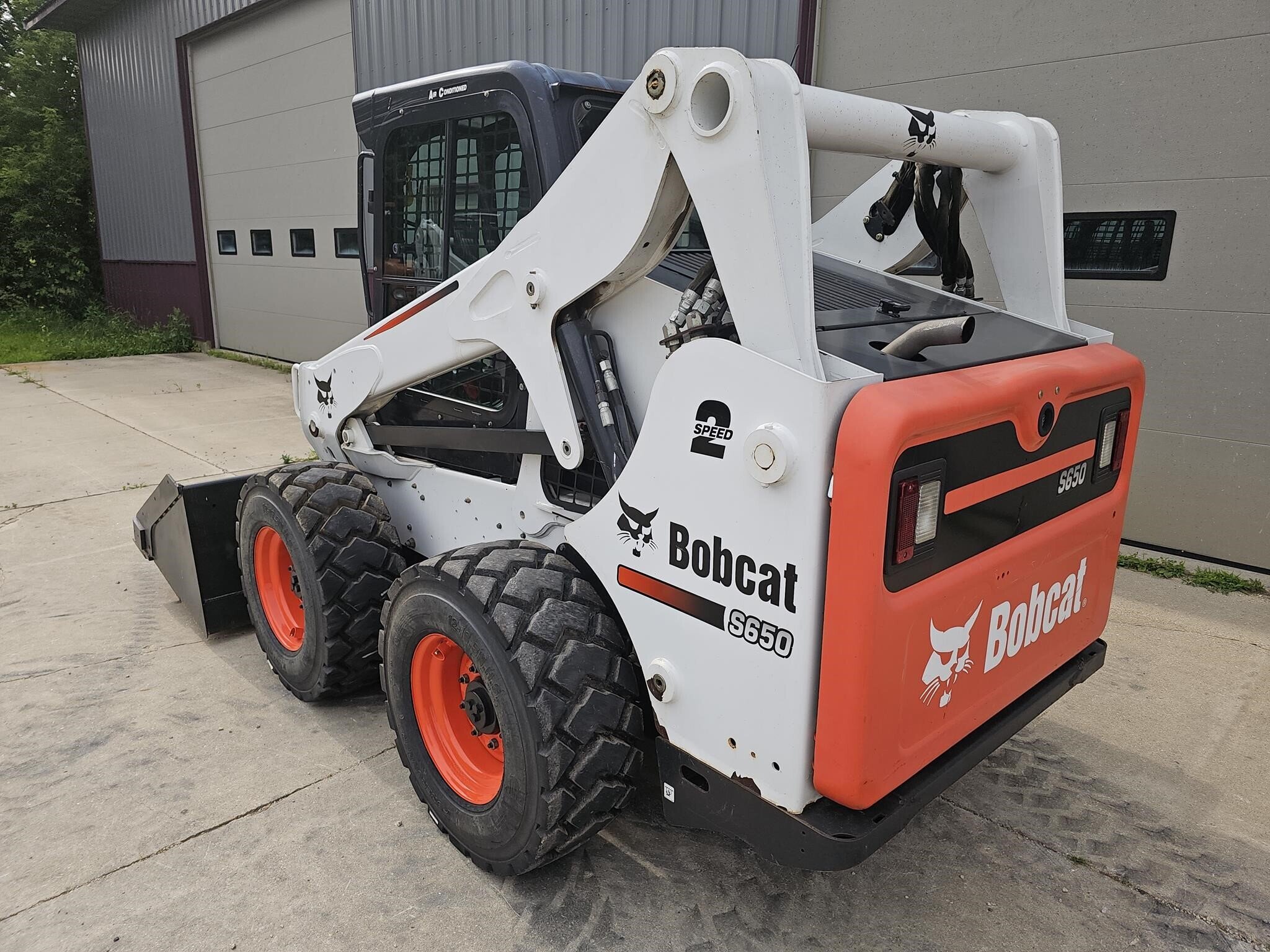 2011 Bobcat S650 Skid Steer thumbnail 4