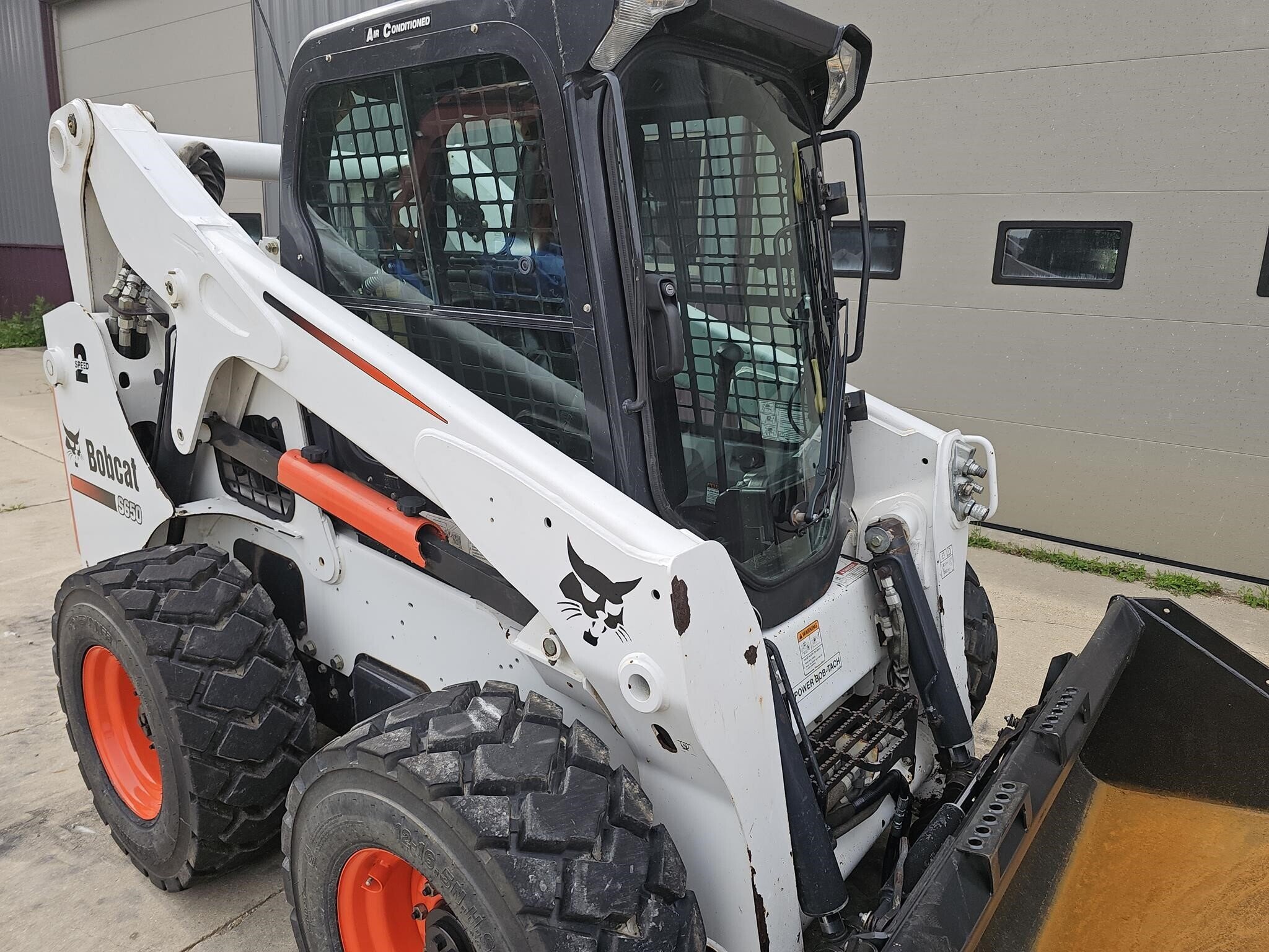 2011 Bobcat S650 Skid Steer thumbnail 5