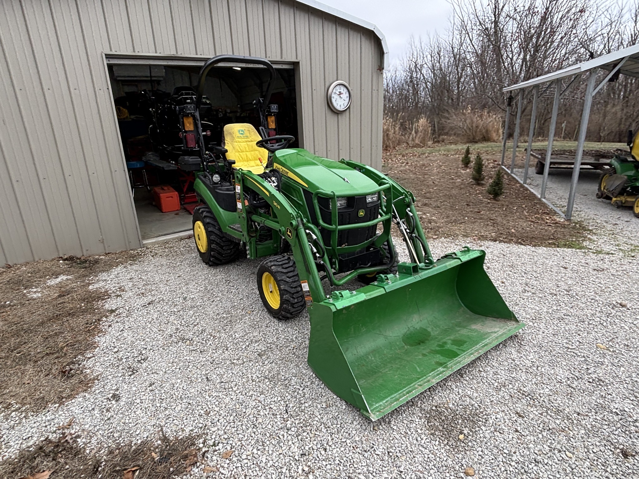 2023 John Deere 1025R thumbnail 4