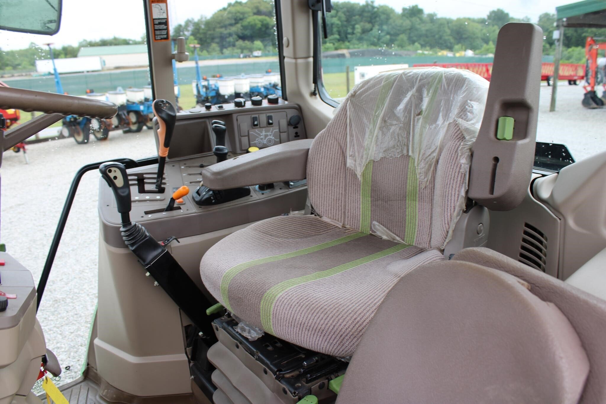 2009 John Deere 7330 thumbnail 10