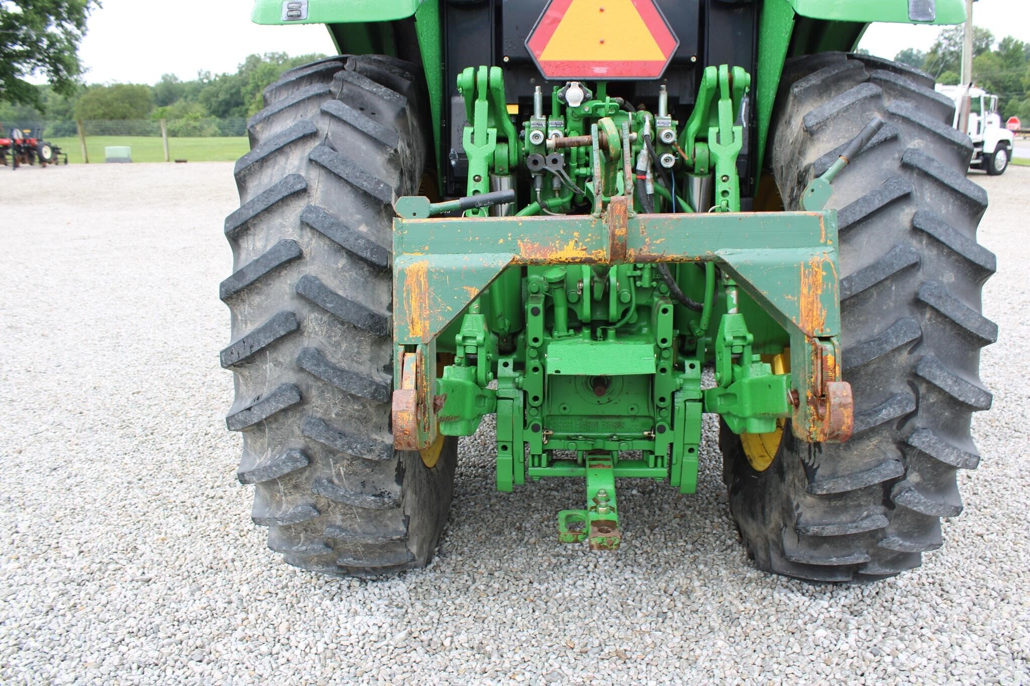 2009 John Deere 7330 thumbnail 8