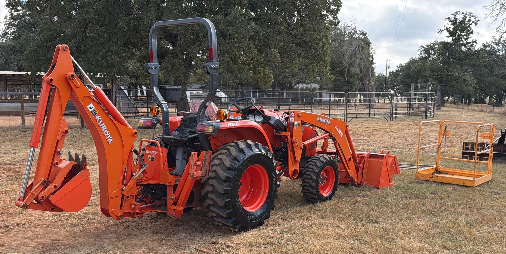 2021 Kubota L2501D MFWD thumbnail 3