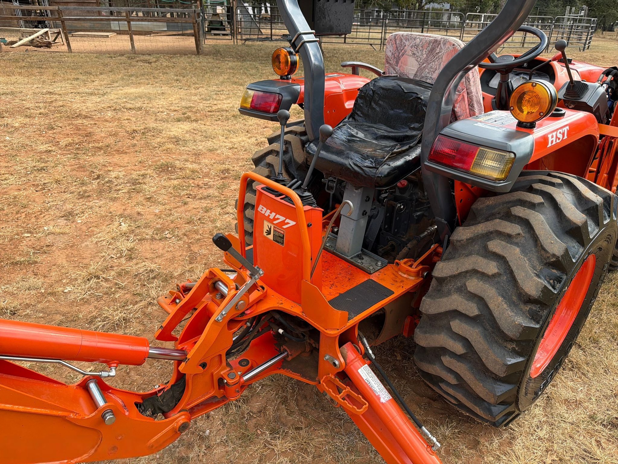 2021 Kubota L2501D MFWD thumbnail 6