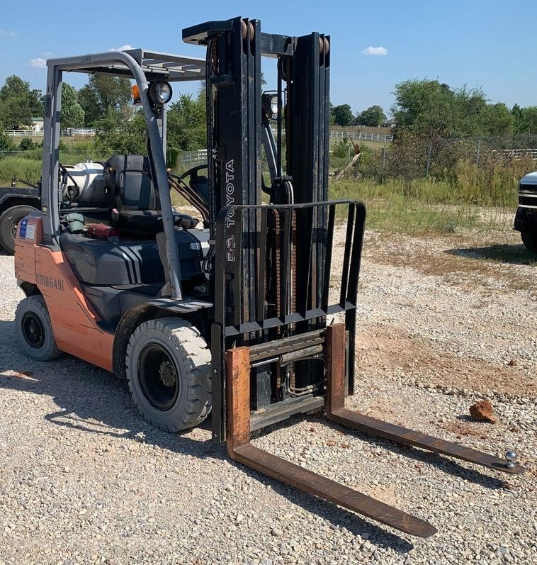 2014 Toyota 8FGU25 Forklift thumbnail 2